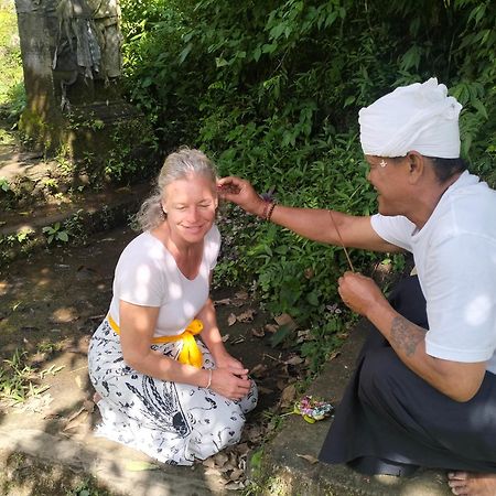 Ananda Homestay Lemukih Singaraja Exterior foto