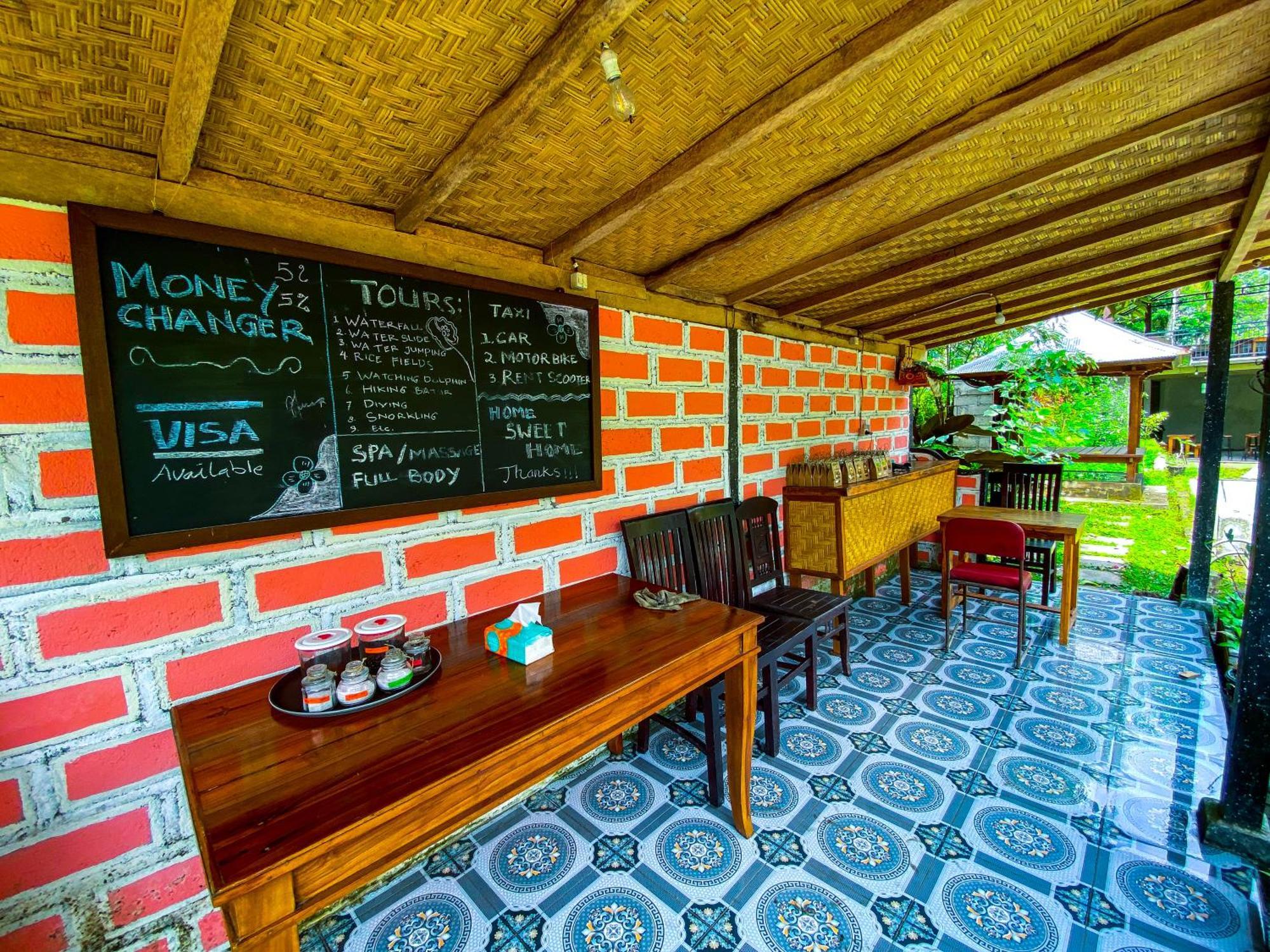 Ananda Homestay Lemukih Singaraja Exterior foto