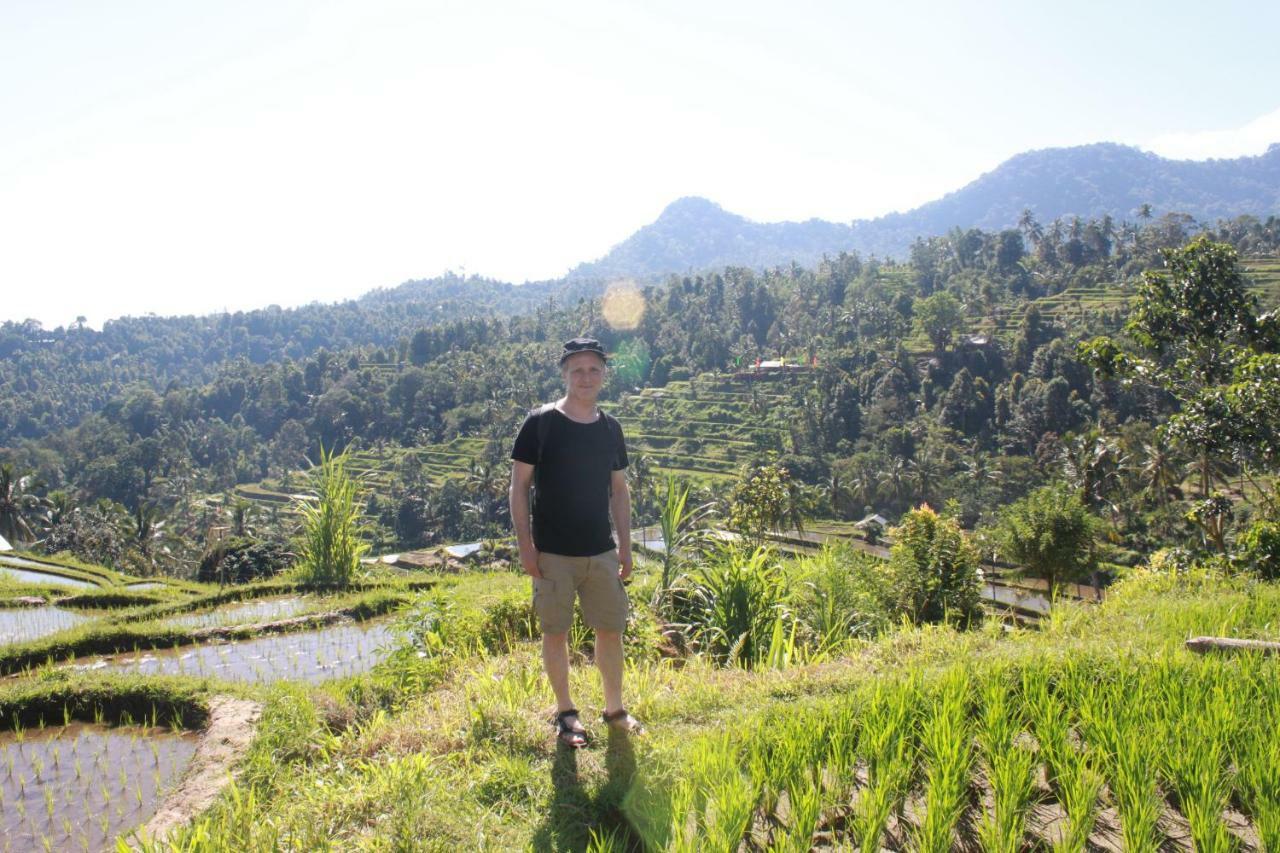 Ananda Homestay Lemukih Singaraja Exterior foto